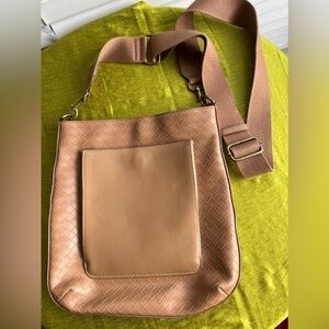 Universal thread crossbody Tan bag